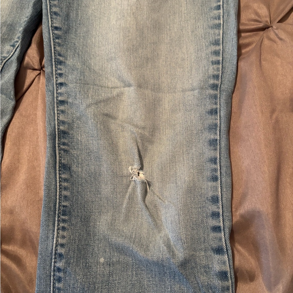 Used Levi’s - Picture 4 of 5